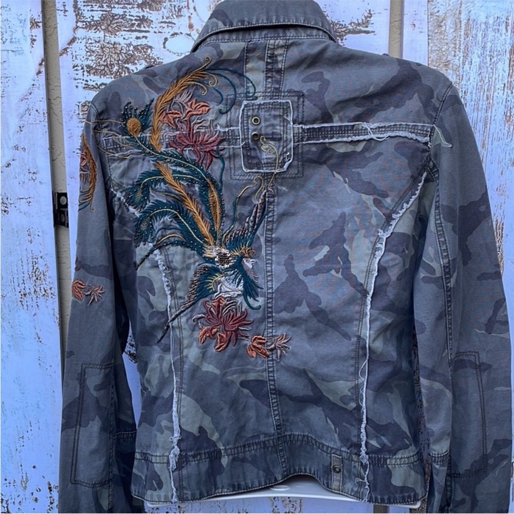 Artistic Camouflage Jacket with Embroidery